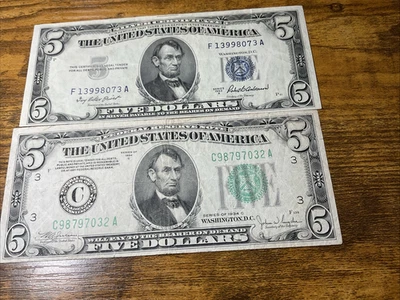 1934 Blue Seal Silver certificate $5 & 1934 Green Sealed Federal Reserve Note - Image 1 of 2