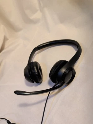Logitech H390 Black Over the Ear Headset - Image 1 of 4