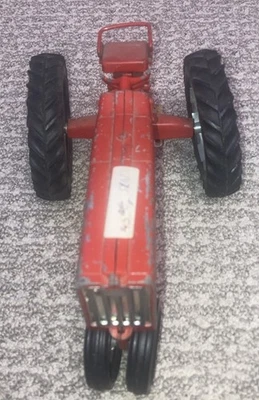 Vintage Tru Scale 890 1/16 Farm Tractor  - Image 1 of 4