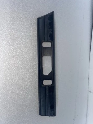 86 Mazda RX7 OEM S4 guardabarros delantero exterior moldura lado derecho 86-88 Foto 1 de 4