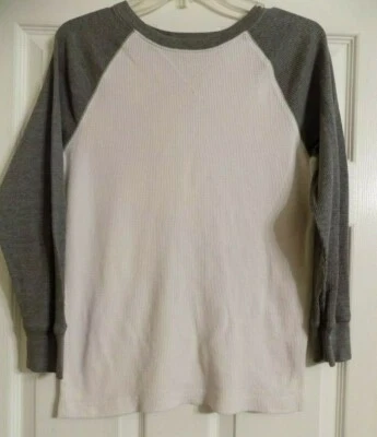 Boy's Gray And White Waffle Print Crazy 8 Long Sleeve Shirt Size 10-12 Pullover - Image 1 of 4
