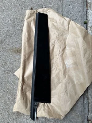 Lexus LS500 2018 2019 2020 2021 2022 puerta trasera derecha moldura OEM 75075-50260 Foto 1 de 3