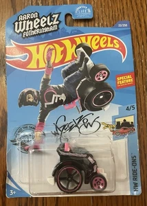 Hot Wheels #22 HW 2017 silla de paseo de 4/5 ruedas rosa Aaron Wheelz Fotheringham - Imagen 1 de 6
