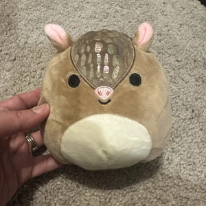 Squishmallows 5" Thompson das Gürteltier - Bild 1 von 4