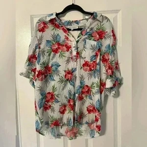 Emily Daniels | Polo con colletto stampa floreale hawaiana | Taglia 1X - Foto 1 di 7