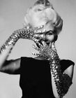 Photo de couverture A Marilyn Monroe avec gants impression photo 8x10