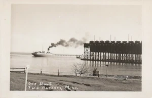 Barco de mineral - Two Harbors, Minnesota - RPPC sin publicar - Imagen 1 de 3