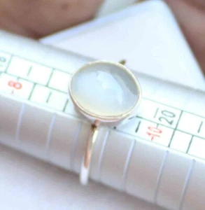 ANELLO GIOIELLI PIETRA DI LUNA BIANCA 12,60 CARATI SOLIDO ARGENTO STERLING 925 US 9 - Foto 1 di 6