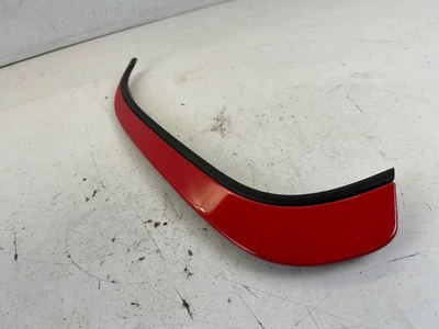 Punta de escape envolvente pilar C rojo BMW 325i trasero derecho sedán E30 84-92 OEM 318i Foto 1 de 4