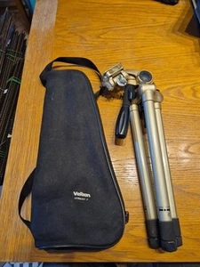 Velbon Ultra LUXiF Tripod with PH-145Q 3-Way Pan/Tilt Head - Picture 1 of 6