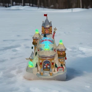 Department 56 North Pole Series Polar Bear Palace #799918 - Picture 1 of 20