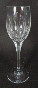 single MIKASA CRYSTAL PETIT POINT WINE GLASS (8 1/4") FLAWLESS - Picture 1 of 3