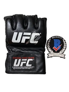 GEORGES ST PIERRE GSP SIGNED UFC MMA GLOVE BECKETT BAS COA AC62001 - Picture 1 of 2