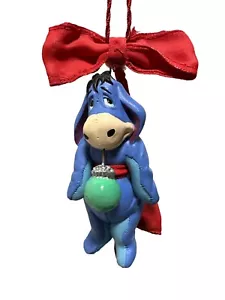Disney Store Poohs Winter Wonderland Eeyore 1996 adorno de Navidad - Imagen 1 de 10