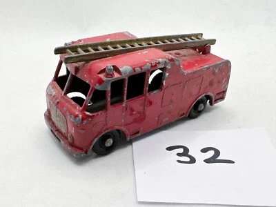LESNEY MATCHBOX # 9C AEC MERRYWEATHER MARQUIS FIRE ENGINE DIECAST TOY TRUCK 1960 - Image 1 of 4