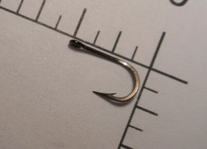 MUSTAD #12 FLY LEGING FISH TROUT GANCI ROTONDI 2XSHORT FORGIATI REV. BRONZED 7959 C - Foto 1 di 4