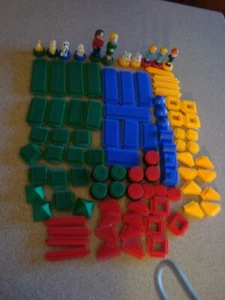 Vintage 95 Piece Bristle Block Farm Animal and Family Lot (Sheep, Chicken, Dog) - Picture 1 of 17