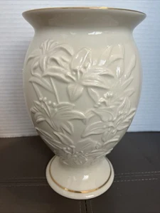 Lenox Large Vase Embossed Floral Design Lily Flower Ivory Gold Trim 8 H x 4.75W - Picture 1 of 3