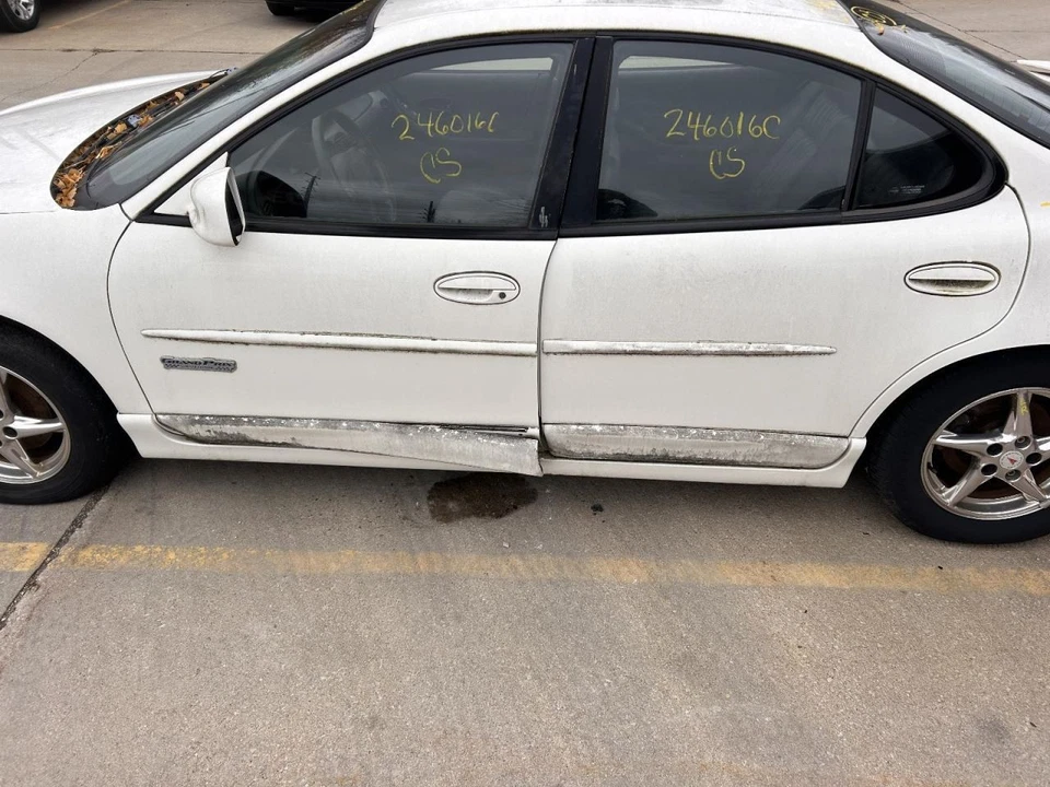 (LOCAL PICKUP ONLY) Driver Left Front Door GT Fits 97-03 GRAND PRIX 559297 Foto 1 de 1