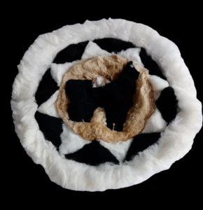 Tapiz de piel de llama/alpaca hecho a mano para colgar en la pared blanco y marrón - Imagen 1 de 6