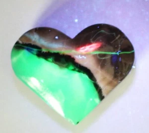 Natural Volcanic Agate Quartz Crystal Palm Stone Heart Healing Mineral Specimen - Picture 1 of 13