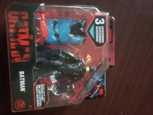 DC Comics The Batman (2022) 4-inch Actionfigur mit 3 Zubehörteilen Brandneu!!! - Bild 1 von 7