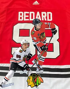 Chicago Blackhawks Stampa litografica di Maglia Connor Bedard 98 2023 11x14 - Foto 1 di 1