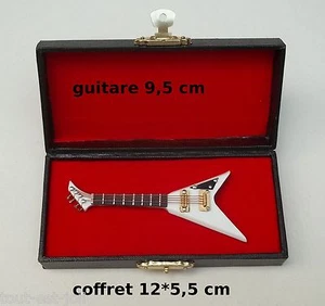 guitare miniature, vitrine ou maison de poupée, instrument de musique ***CL2 - Imagen 1 de 1