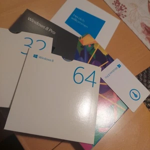 Microsoft Windows 8 Pro - 32Bit/64Bit German Disk Kit Direct incl. Product Key - Bild 1 von 3