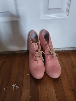 女式粉色楔形鞋  — 第 1/4 张图片