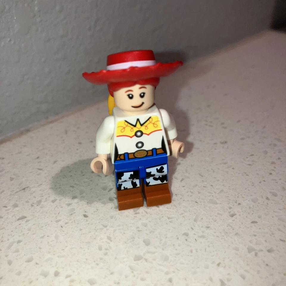 LEGO Toy Story 4 RV Vacation, (10769) - Minifigura de Jessie Foto 1 de 4