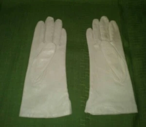 Vintage Fownes Leather Gloves - Women's, White, Size 7 - Picture 1 of 3