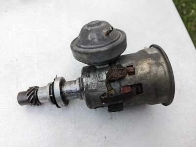 Porsche 924 Ignition Distributor 0237003008 WITH CAP 1235522056 - Image 1 of 4