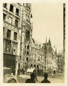 MUNICH, GERMANY, MARIENPLATZ STREET SCENE & ORIGINAL ca 1930's SNAPSHOT PHOTO - Picture 1 of 2