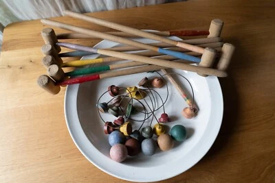 Jeu ancien de croquet en bois - Photo 1/4