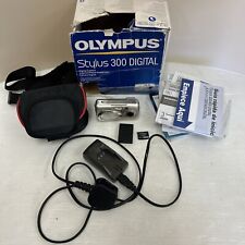 Olympus Stylus 300 3,2 MP Retro Digitalkamera & 16 MB Speicherkarte & Ladegerät