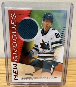 Camiseta deportiva Shakir Mukhamadullin New Grooves roja #NG-19 Sharks (RC) 2024 SP usada en juegos - Imagen 1 de 2