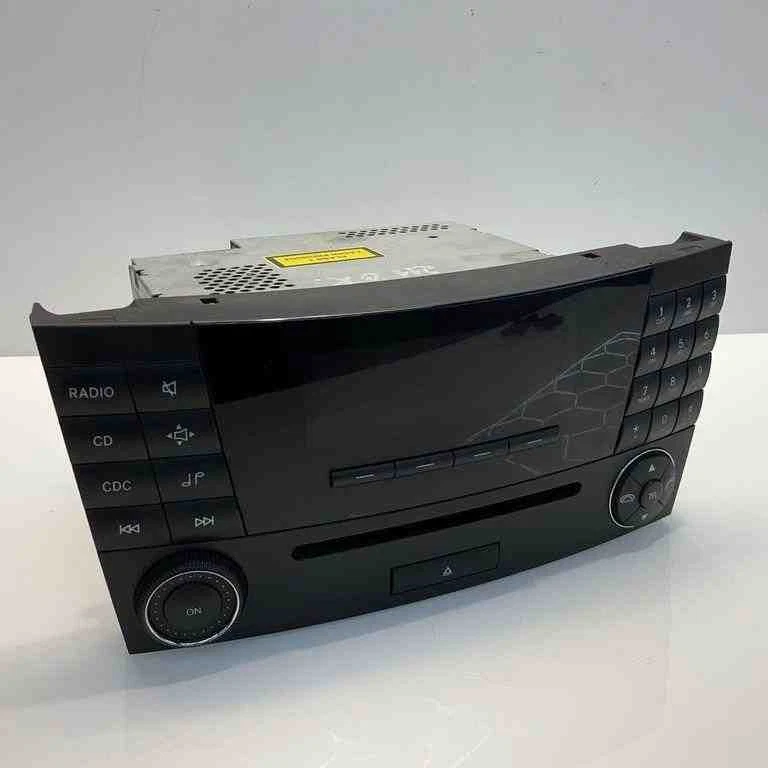 MERCEDES-BENZ E W211 Musik-Player mit GPS A2118702189 2.70 Diesel 32023348 - Bild 1 von 1