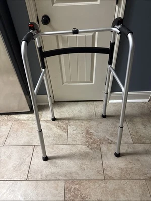 Caminhante de escalada dobrável Nortta para idosos - Pernas ajustáveis - Imagem 1 de 2