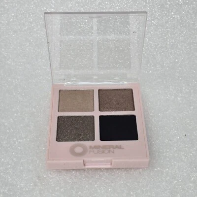 Mineral Fusion Quad Eyeshadow Palette Neutral Tones For Day & Night Looks - Image 1 of 2