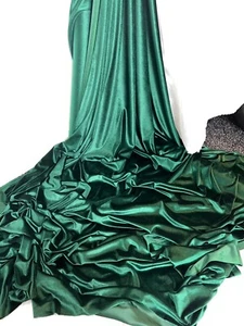 1 mtr Flasche grüner Samtstoff..58"" breit (147 cm) Kleid, Polsterung. 0 - Bild 1 von 4