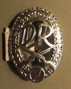DDR ORDEN Schützenabzeichen in Silber groß 42 x 32 mm  neu mit Anstecknadel - Bild 1 von 2