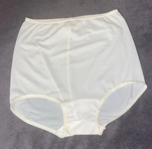 Bragas Bali Suave Marfil Nylon LG Refuerzo de Setas Amplias XL/8 Elastizadas De Colección - Imagen 1 de 11