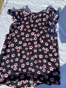 wunderschönes Blumenshirt - Bild 1 von 2