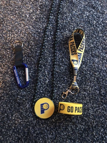 INDIANA PACERS FAN PACK NBA BRACELET, NECKLACE, KEYCHAIN, CARABINER Cover