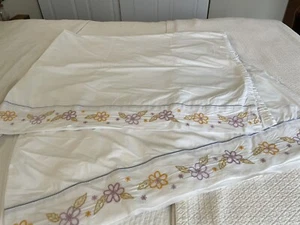 2 Vintage Wamsutta Twin White Percale Embroidered Sheets - Picture 1 of 9