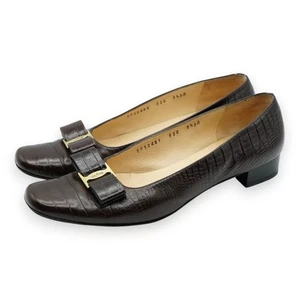 Zapatos de tacón Salvatore Ferragamo para mujer 8,5 negro cocodrilo dorado en relieve - Imagen 1 de 8