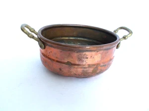 Vintage Small Copper Pot 4” Diameter By 2.5” Deep Brass Riveted Handle. - Picture 1 of 3