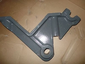 854100 CLAMP/MOUNTING AGCO MASSEY FERGUSON 6800 PLANTER - Picture 1 of 3