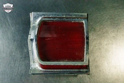 Luz trasera interior derecha derecha Plymouth Fury 1965 2445882 lente agrietada usada 65 Foto 1 de 4